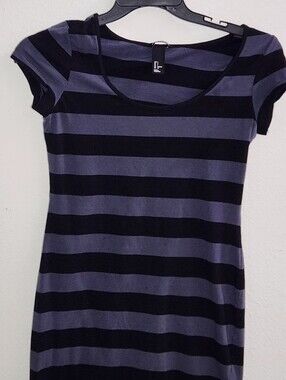 H&M Women's Short-Sleeve Scoop Neck Striped Tee - Black and Gray